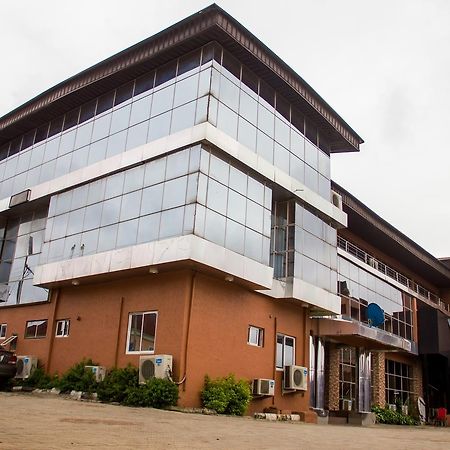 Glasshouse Hotel And Suites Egba Buitenkant foto
