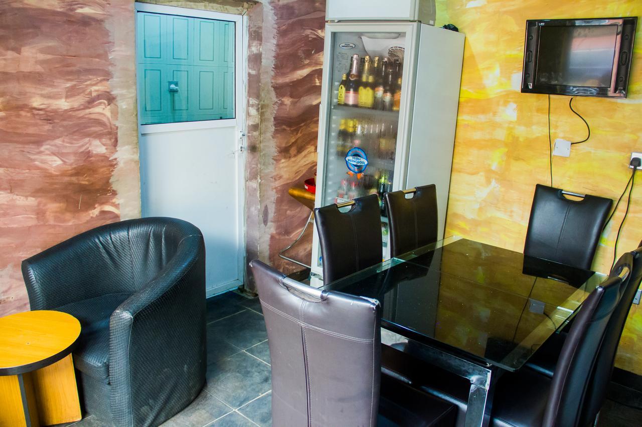 Glasshouse Hotel And Suites Egba Buitenkant foto