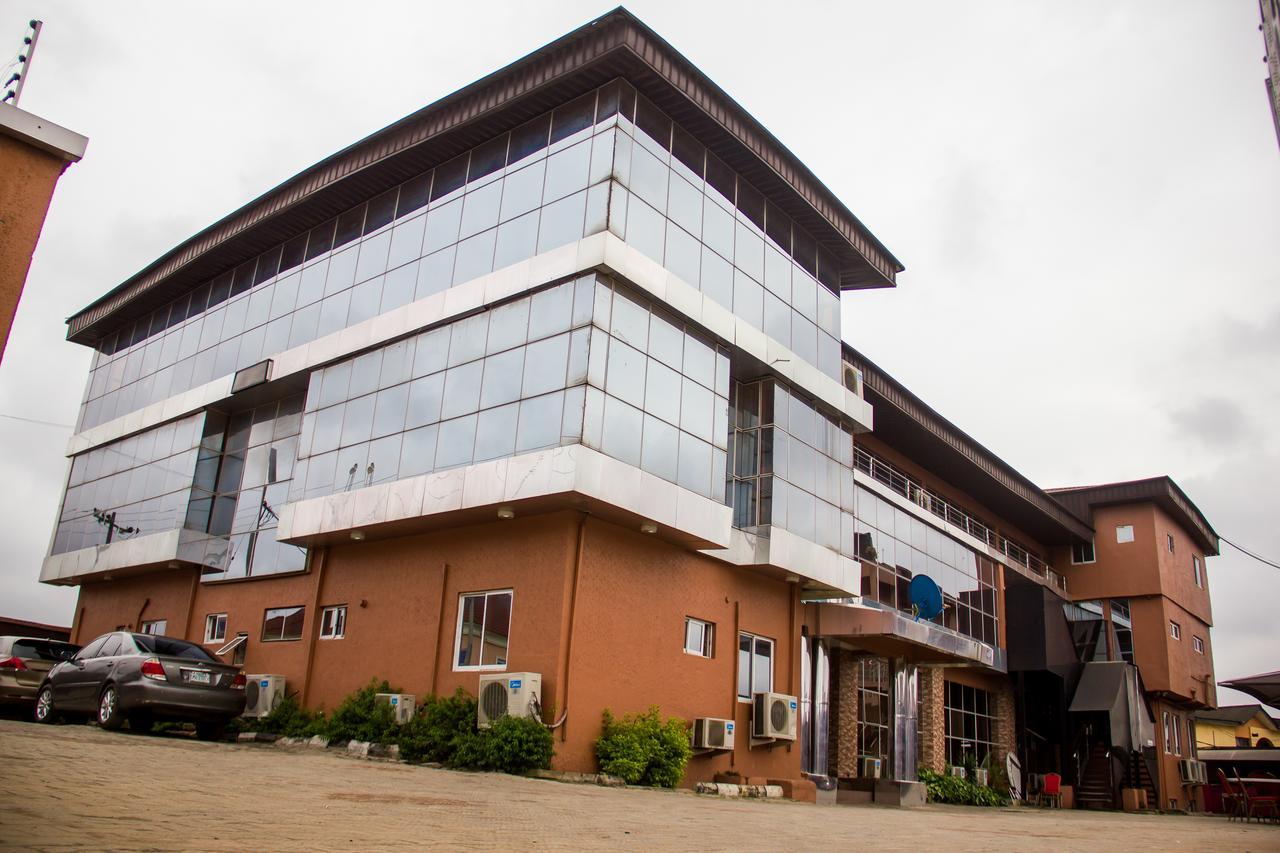 Glasshouse Hotel And Suites Egba Buitenkant foto
